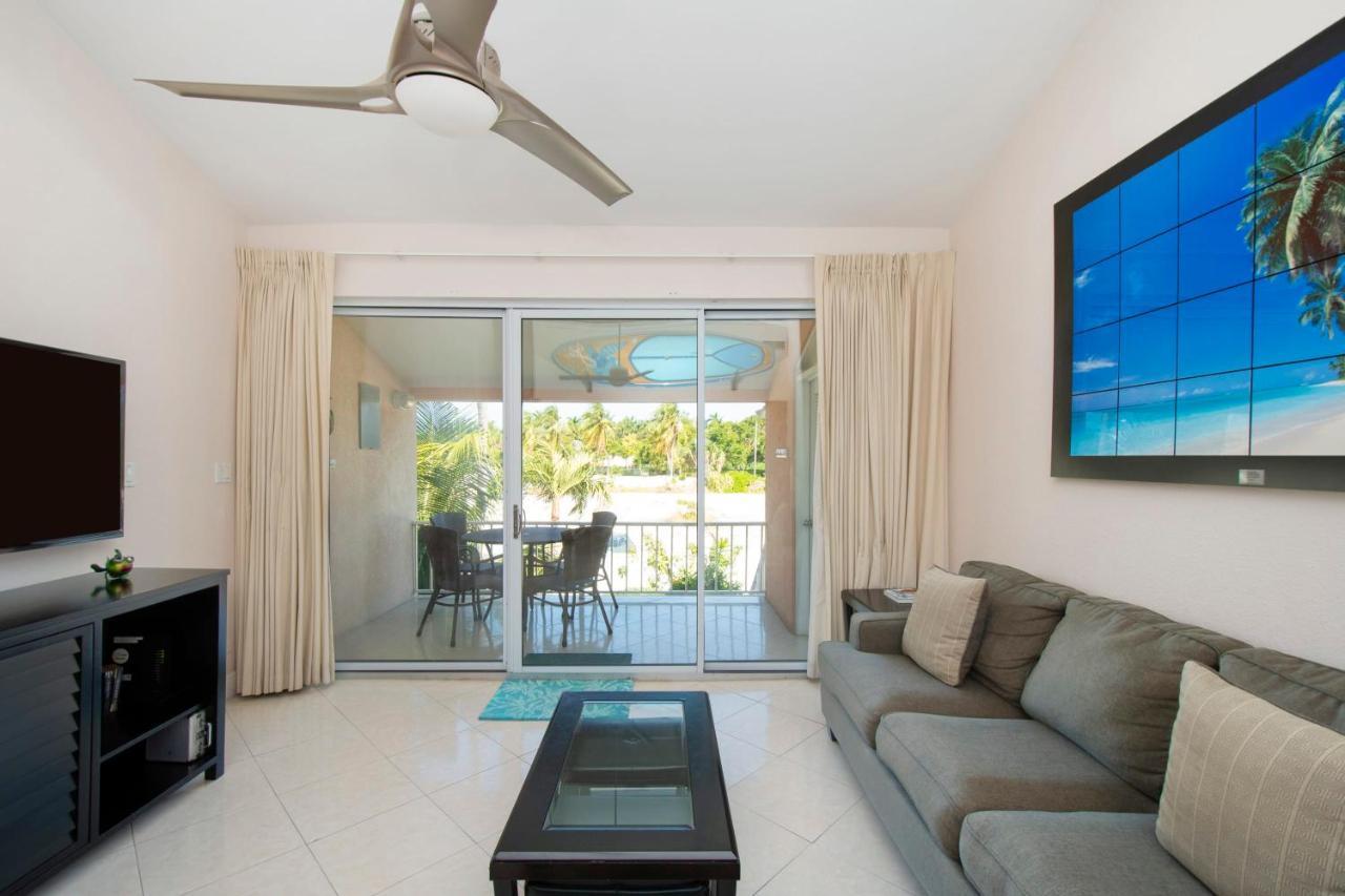 Beach Living At Island Pine Villas Blaw George Town Luaran gambar