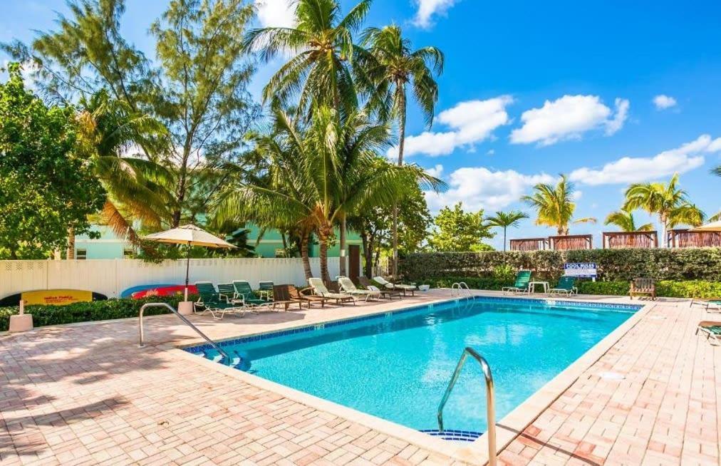 Beach Living At Island Pine Villas Blaw George Town Luaran gambar